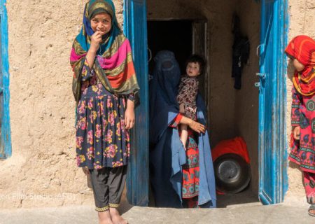 سنگینی بحران افغانستان روی دوش زنان و کودکان است