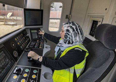 آغاز به کار نخستین زنان راننده مترو در مصر