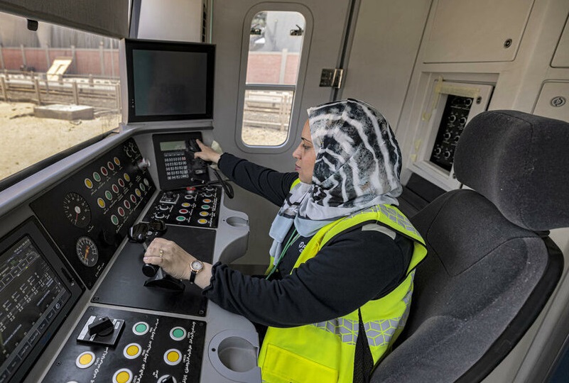 آغاز به کار نخستین زنان راننده مترو در مصر