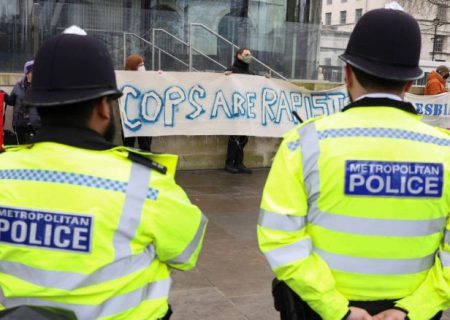 ثبت بیش از ۱۰۰۰ شکایت علیه رفتار پلیس با زنان در انگلیس
